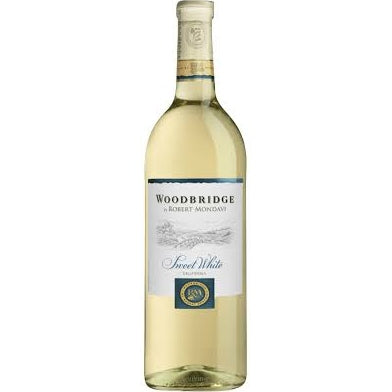 Woodbridge Sweet White 750ml - PEECEE Liquor